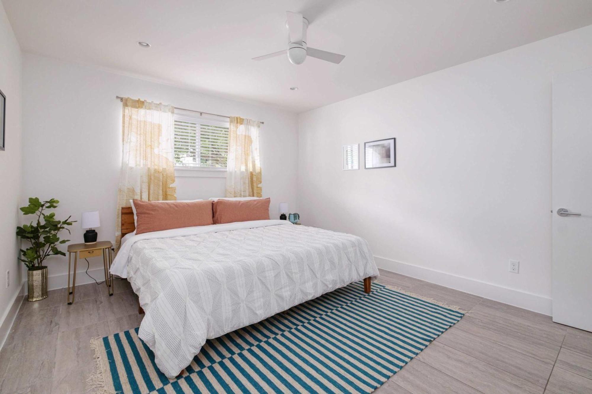Chic Clarksville 2Br Condo Near Downtown Остин Екстериор снимка