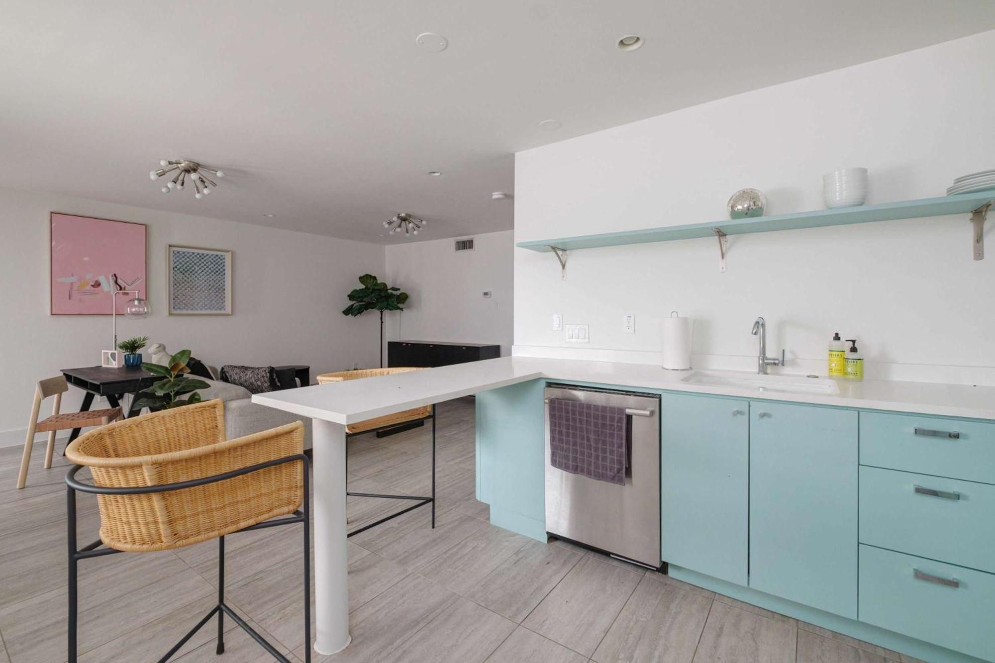 Chic Clarksville 2Br Condo Near Downtown Остин Екстериор снимка