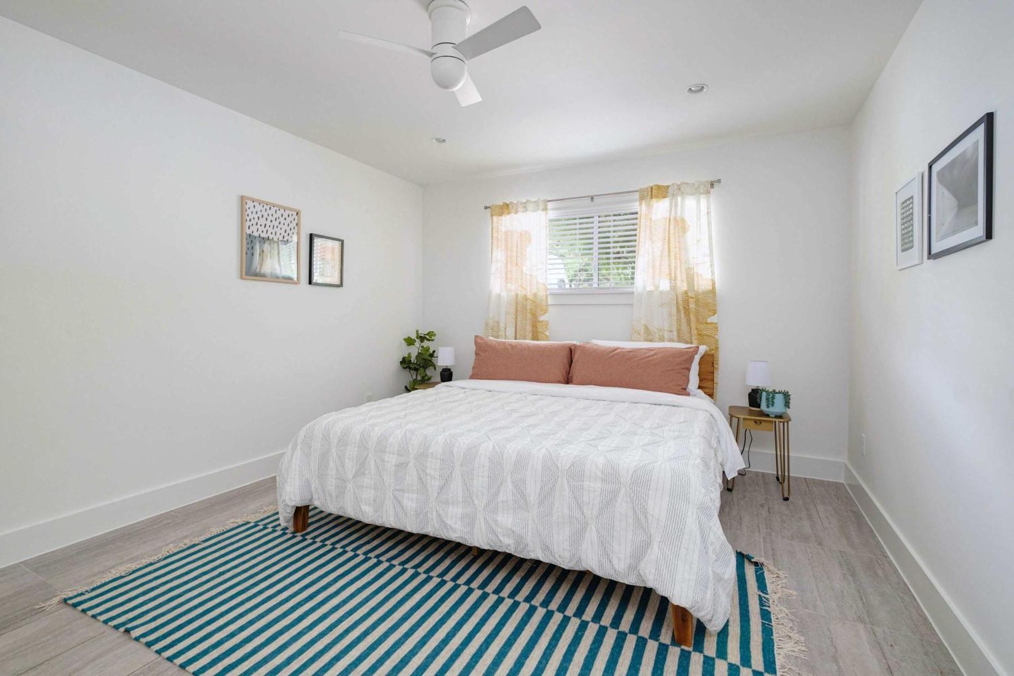 Chic Clarksville 2Br Condo Near Downtown Остин Екстериор снимка